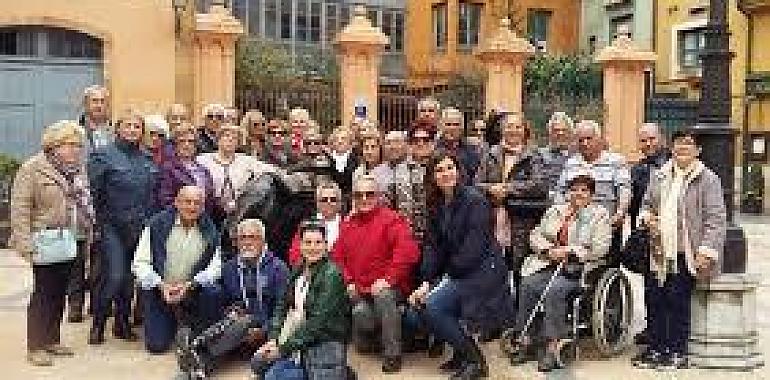 Iniciativa pol Asturianu reclama que les pruebes de capacitación de guía turísticu permitan la especialización n’asturianu