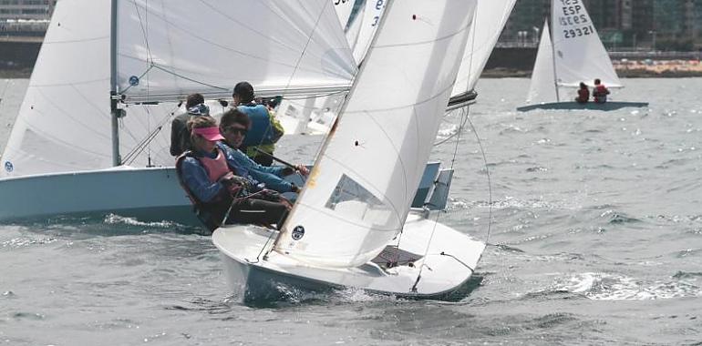 Carlos Ordoñez y Patricia Pelayo son los nuevos campeones de Asturias de Snipe