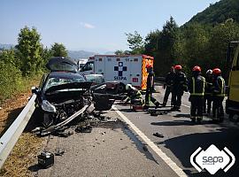 Dos heridos de consideración en accidente de tráfico en la tarde de ayer a la altura de Laviana