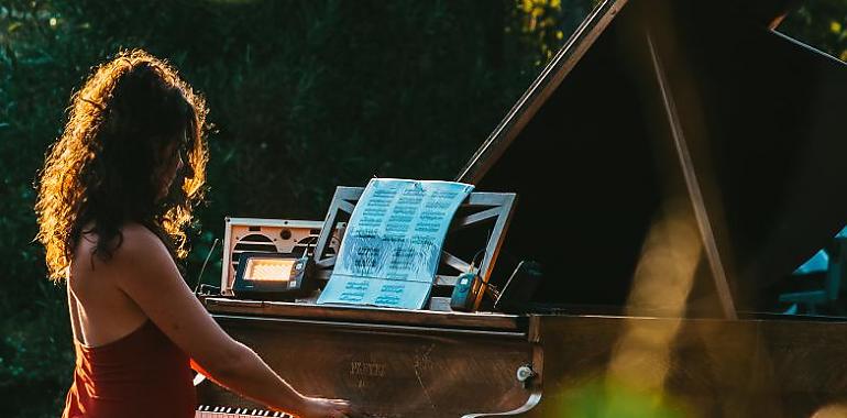 Le pianO du lac presenta su nuevo espectáculo de música flotante en Asturias