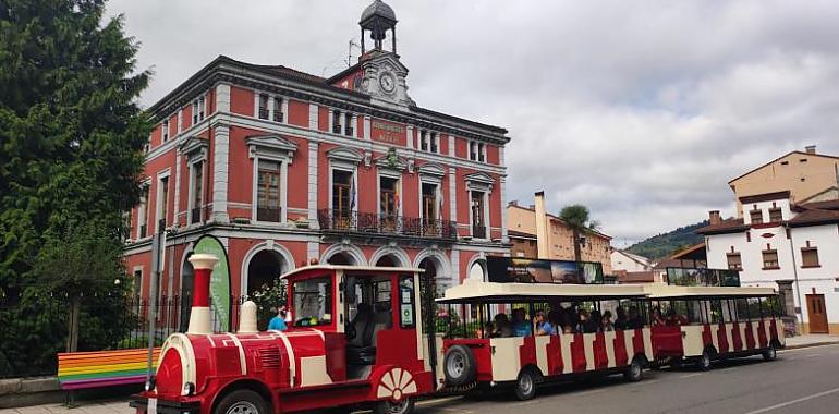 El tren turístico de Aller rompe su récord de viajeros