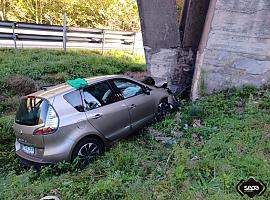 Dos heridos en accidente de tráfico en Lena