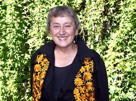 Se fué Lynn Margulis, la bióloga que situó la simbiosis en el centro mismo de la evolución