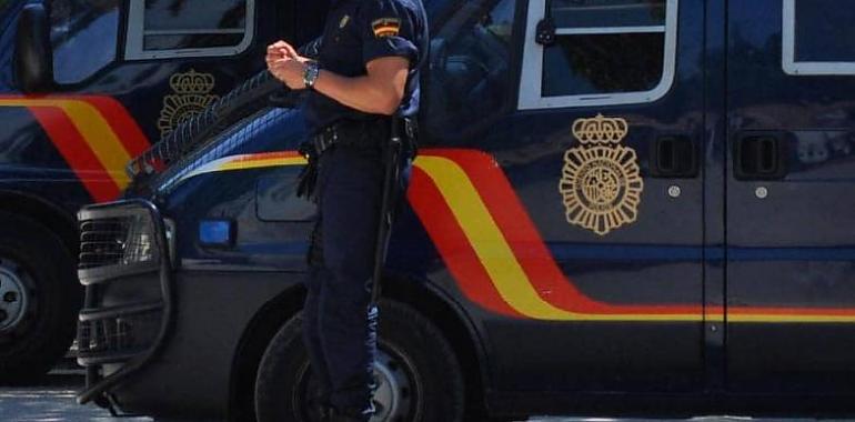 La Policía Nacional incauta droga en Avilés que podría venderse por unos 18.000 euros en el mercado negro