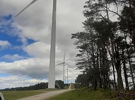 Según los ecologistas el parque eólico Pravia no es viable por incumplir las distancias de los molinos a la población