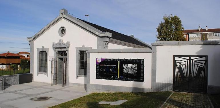 El Centro de Interpretación del Cementerio de La Carriona de Avilés conmemora Todos los Santos