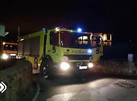 Noche muy ajetreada para los bomberos de Mieres y Siero