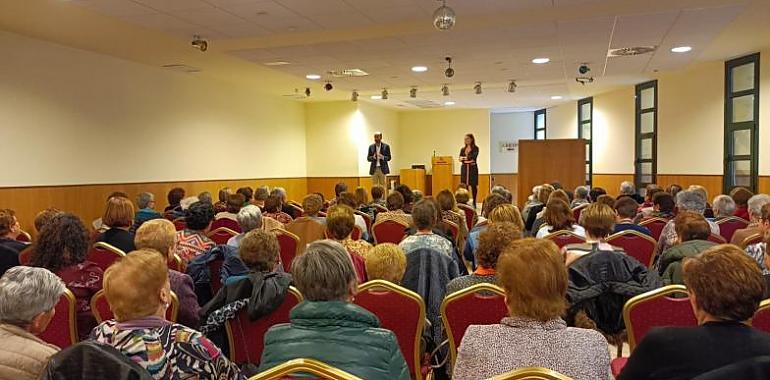 El IX Encuentro Anual de Asociaciones de Mujeres de Cangas del Narcea reúne a 170 vecinas