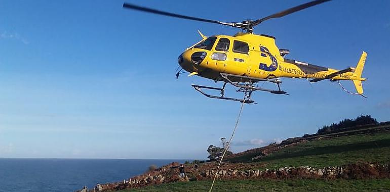 Rescatado en helicóptero tras sufrir una caída durante una cacería en Morcín
