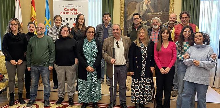 Campaña de sensibilización por el Día Internacional de las Personas con Discapacidad promovida por los Servicios Sociales del Ayuntamiento de Gijón