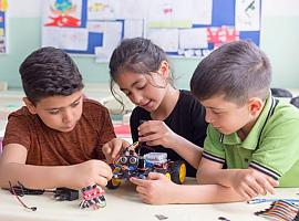 Cubiertas las 400 plazas de los talleres FuturAvilés/Robotix, "Educa con Ciencia" y "Educa con Arte"