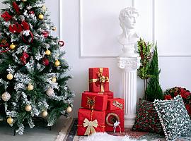 Los españoles gastaremos una media de 180 euros en reaglos para estas navidades, que es al menos 60 euros menos que el año pasado