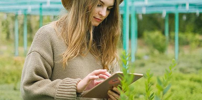 Nueva partida de 1,4 millones para facilitar la formación en capacidades digitales de mujeres desempleadas del medio rural