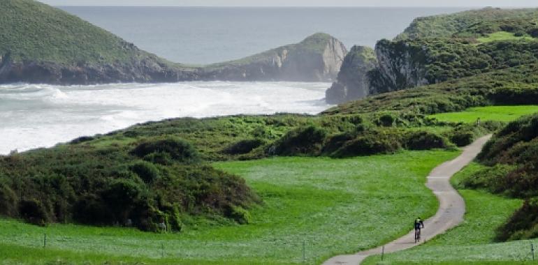 Llanes ha sido elegida por Correos como imagen de promoción del Camino de Santiago en todo el mundo