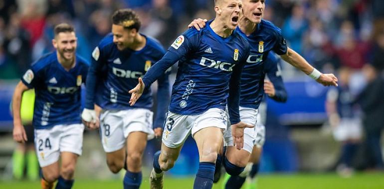 El Real Oviedo derrota al Alavés con un gol de Rodri Tarín