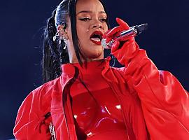 La Super Bowl 2023 o, mejor dicho, las interrupción por delante y por detrás del concierto de Rihanna con ese deporte que les gusta a los americanos