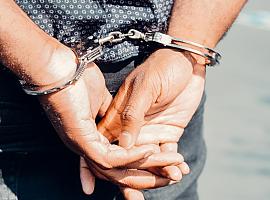 Detenidos dos hombres en Mieres como presuntos autores de varios robos con fuerza y un robo con violencia en grado de tentativa