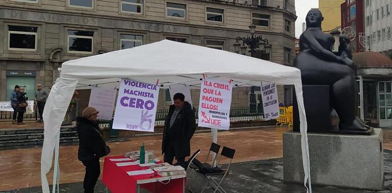 Unificación Comunista de España en Asturias se ha hecho presente durante el día de ayer en la plaza de la Escandalera de Oviedo