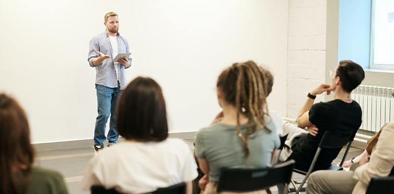 Un sobresaliente al plan de formación docente de la institución académica según los profesores