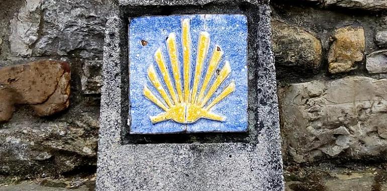 Nueva señalización para el Camino de Santiago en Avilés 