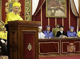 El Dr. Ricardo L. Carrau, referente mundial en cirugía endoscópica de base de cráneo, ha sido investidoDoctor Honoris Causa por la Universidad de Oviedo