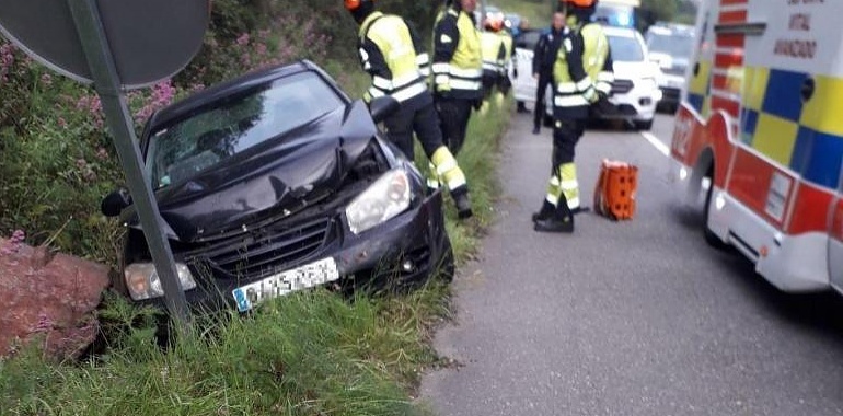 Tres heridos en accidente de tráfico ayer por la tarde con dos vehículos implicados en Castrillón