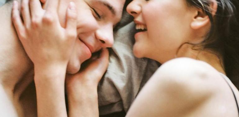 ¿Los asturianos que viven en pareja son más felices 