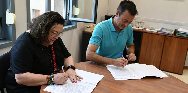 Cáritas y la facultad Padre Ossó firman unidos para potenciar la investigación social en Asturias