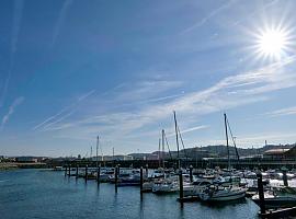 Un centenar de peregrinos de “El Camino a vela” desembarcan en Gijón solidarios con la asociación ELA PRINCIPADO