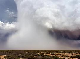 Esta tarde y mañana las tormentas pueden dejar vientos extremos en España