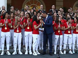 Medalla y oro al Mérito Deportivo a la selección femenina de fútbol, campeona del Mundial