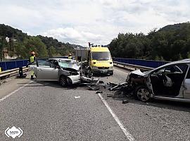 Dos heridos de consideración en la tarde de ayer en accidente de tráfico a la altura de San Martín del Rey Aurelio