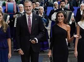 "La Alfombra Azul de los Premios Princesa de Asturias: Un despliegue de elegancia y moda"
