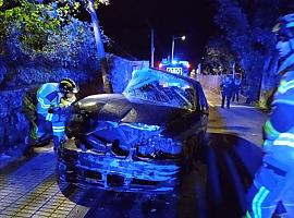 Dramático rescate nocturno con copiloto herido tras un fuerte choque contra un muro en la carretera del Obispo