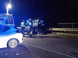 Tres personas heridas en accidente de tráfico ayer por la tarde en San Martín del Rey Aurelio