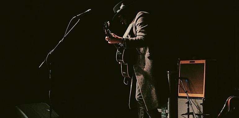 Dylan Leblanc cierra en Avilés su gira por España