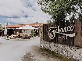 Casa Trabanco, icono gastronómico y sidrero asturiano, honrada con el Premio Solidario ONCE Asturias 2023