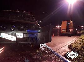 Accidente de Tráfico en Tineo que deja a una conductora herida