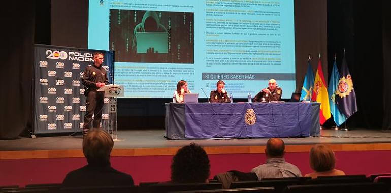 Charlas policiales en Siero sobre compra segura en internet