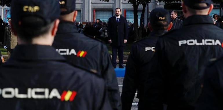 Adrián Barbón asiste a la conmemoración del bicentenario de la Policía Nacional