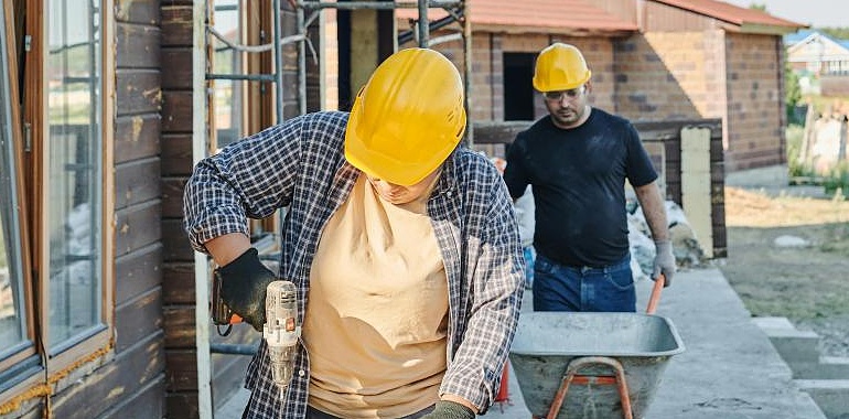 Gijón impulsa el empleo y la vivienda social con innovador convenio de rehabilitación