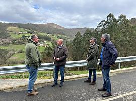 Inversión de 736.000 euros en la mejora del vial que une Añides y Vinxói y de la carretera CP1, en Castropol y Vegadeo