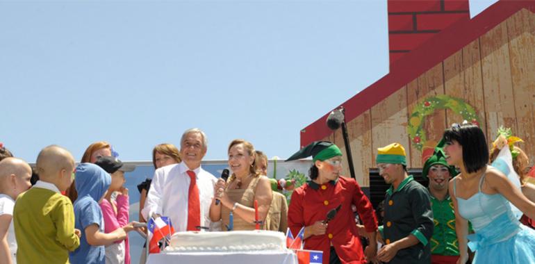 El presidente de Chile celebró la Navidad con niños enfermos de cáncer