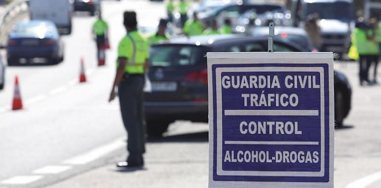 114 conductores interceptados por la Guardia Civil durante el Antroxu por conducir bajo la influencia de alcohol o drogas