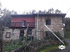 La rápida intervención de los bomberos evita daños mayores en incendio de vivienda en Villaviciosa