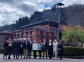 La moda asturiana brilla en el Pozo Sotón con la Pasarela Laurita Laureada