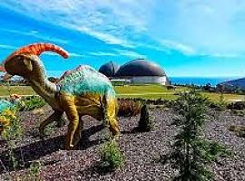 El MUJA lleva la ciencia a los pueblos: Encuentros con los dinosaurios en Llastres y Colunga