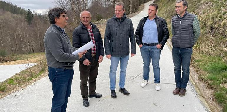 Villanueva de Oscos estrena once caminos rurales modernizados gracias a una inversión de 136.000 euros