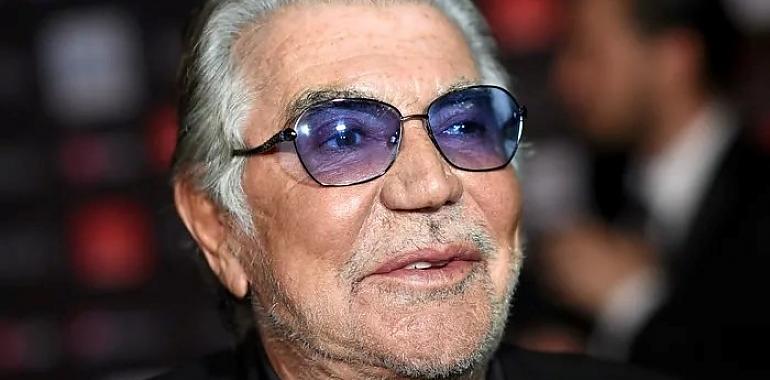 Muere Roberto Cavalli: un icono italiano que llevó el glamour y la moda al exceso