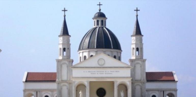 Visita presidencial a la Basílica de Mongomo